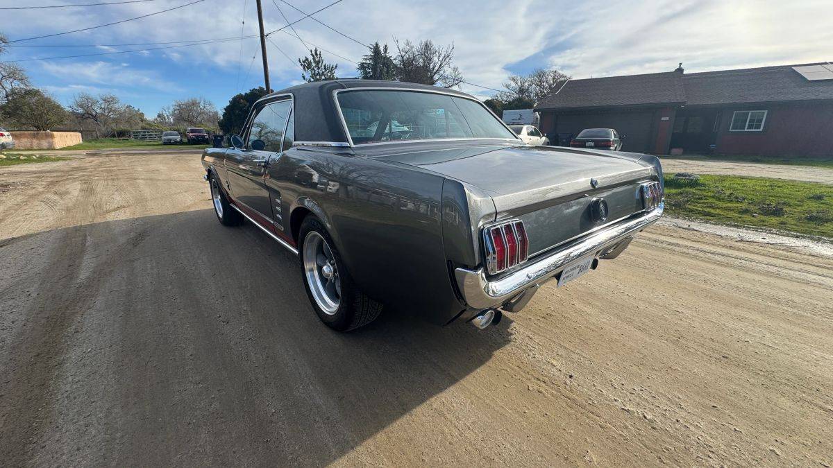 Ford-mustang-1966-17