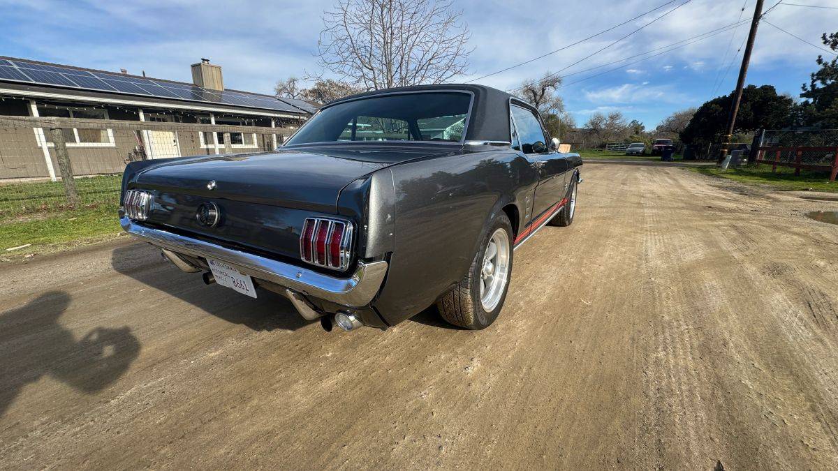 Ford-mustang-1966-19