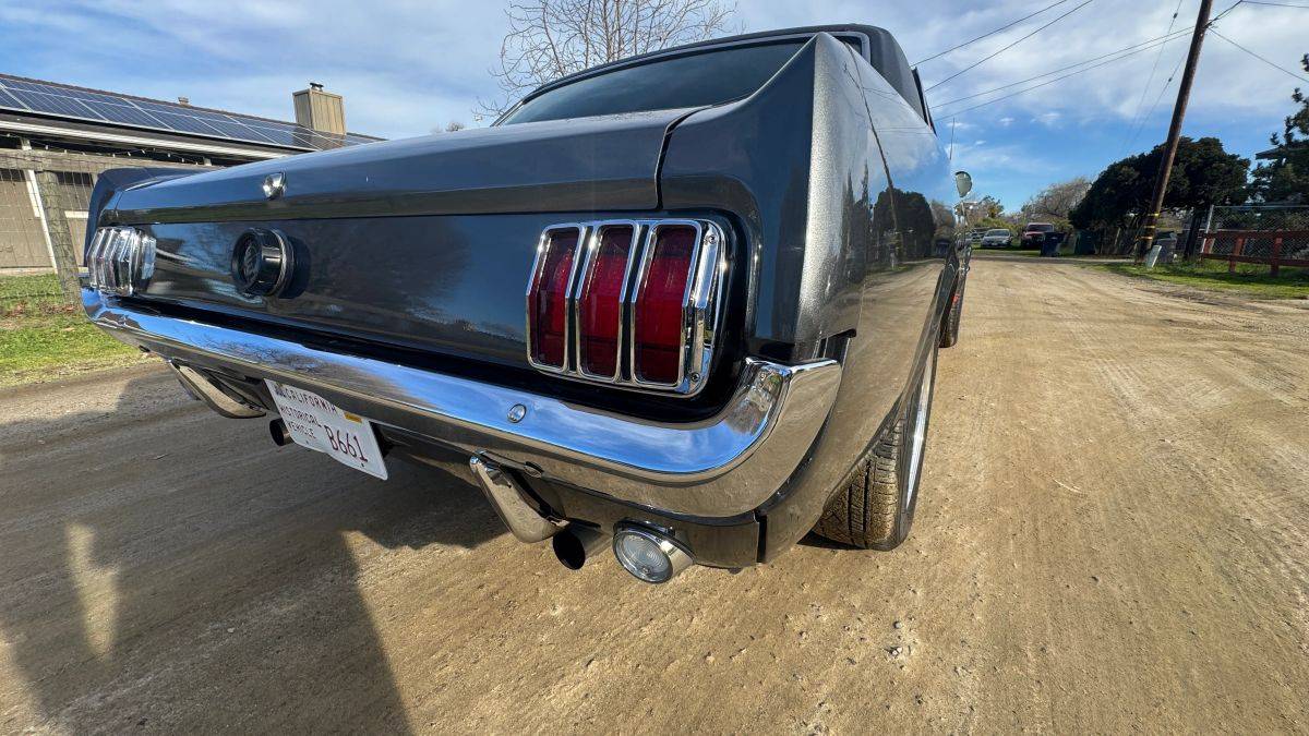Ford-mustang-1966-23