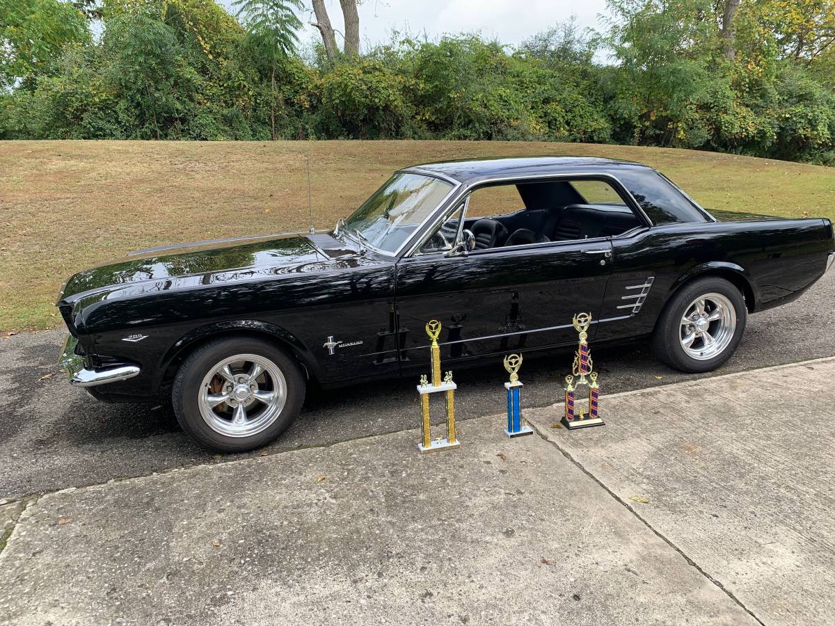 Ford-mustang-1966-black