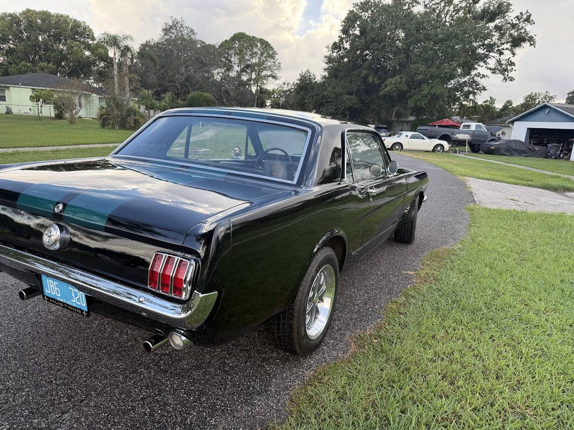 Ford-mustang-1966-black