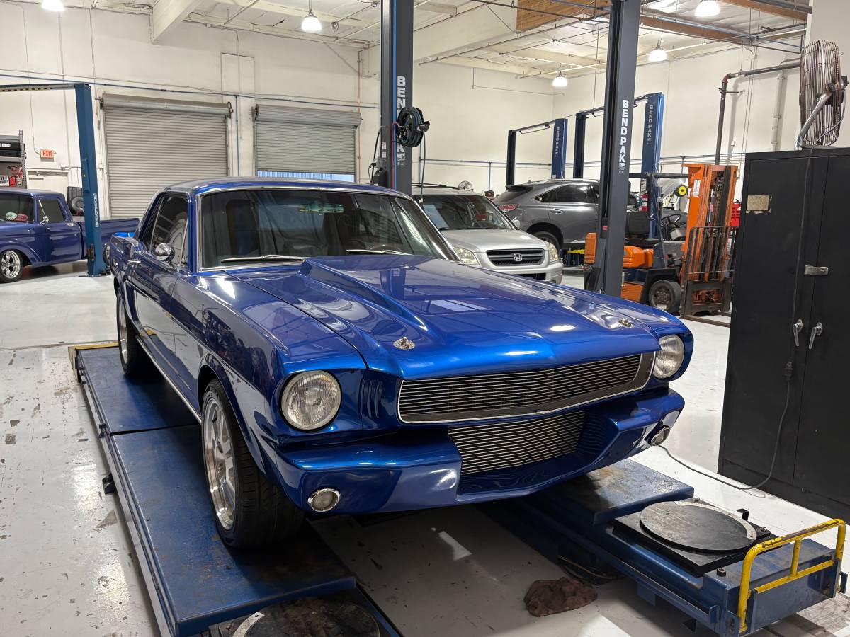 Ford-mustang-1966-blue-10