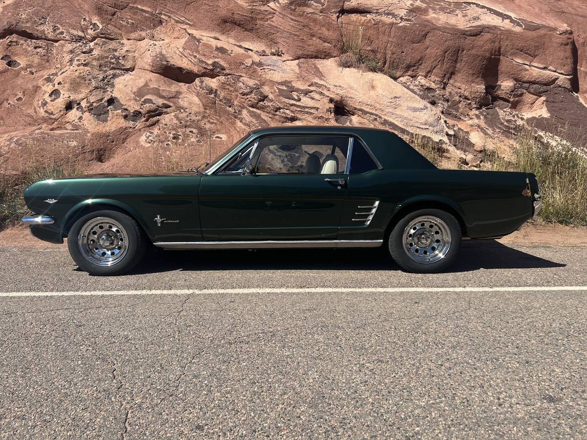 Ford-mustang-1966-green-4