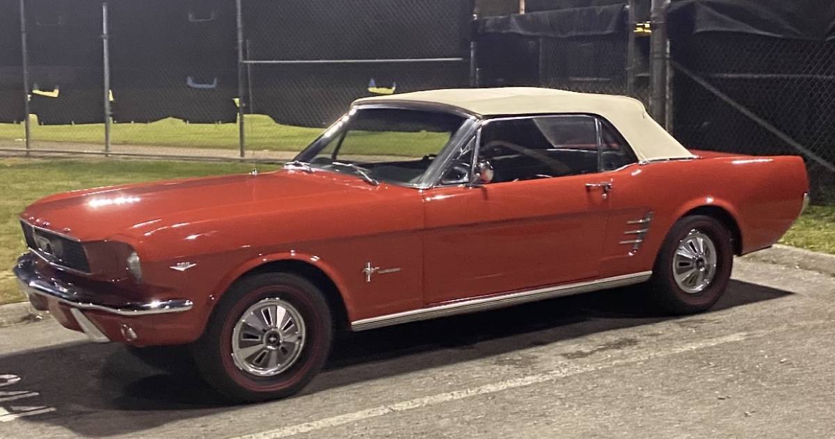 Ford-mustang-1966-red