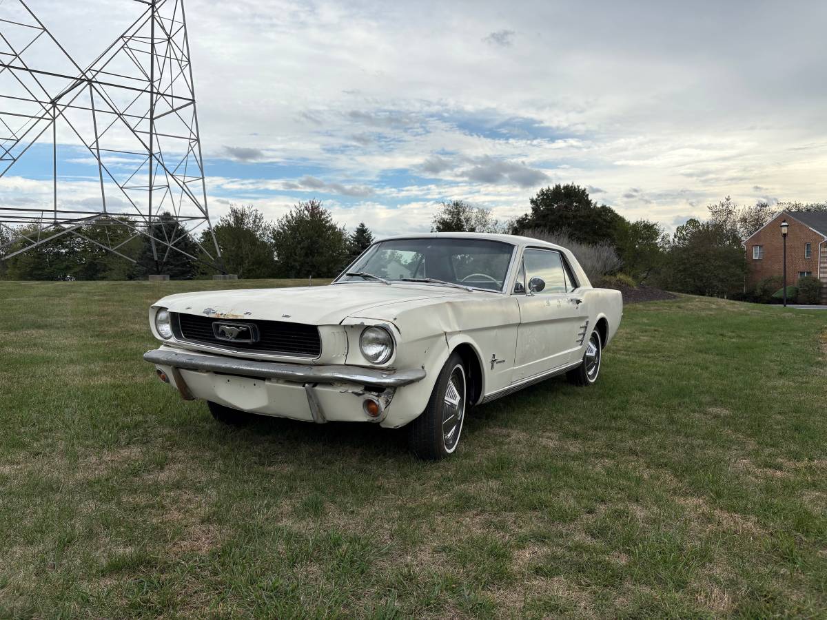 Ford-mustang-1966-white-1
