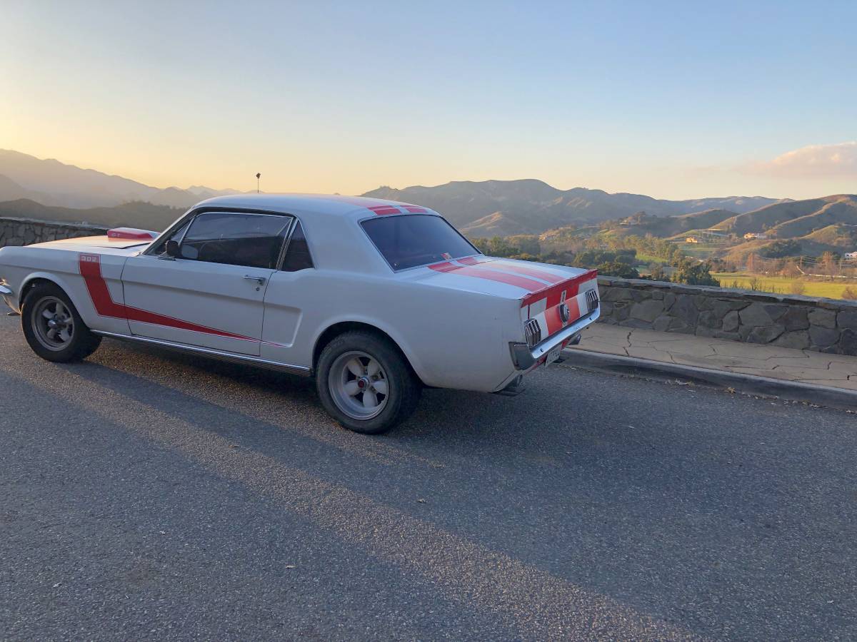 Ford-mustang-1966-white-1