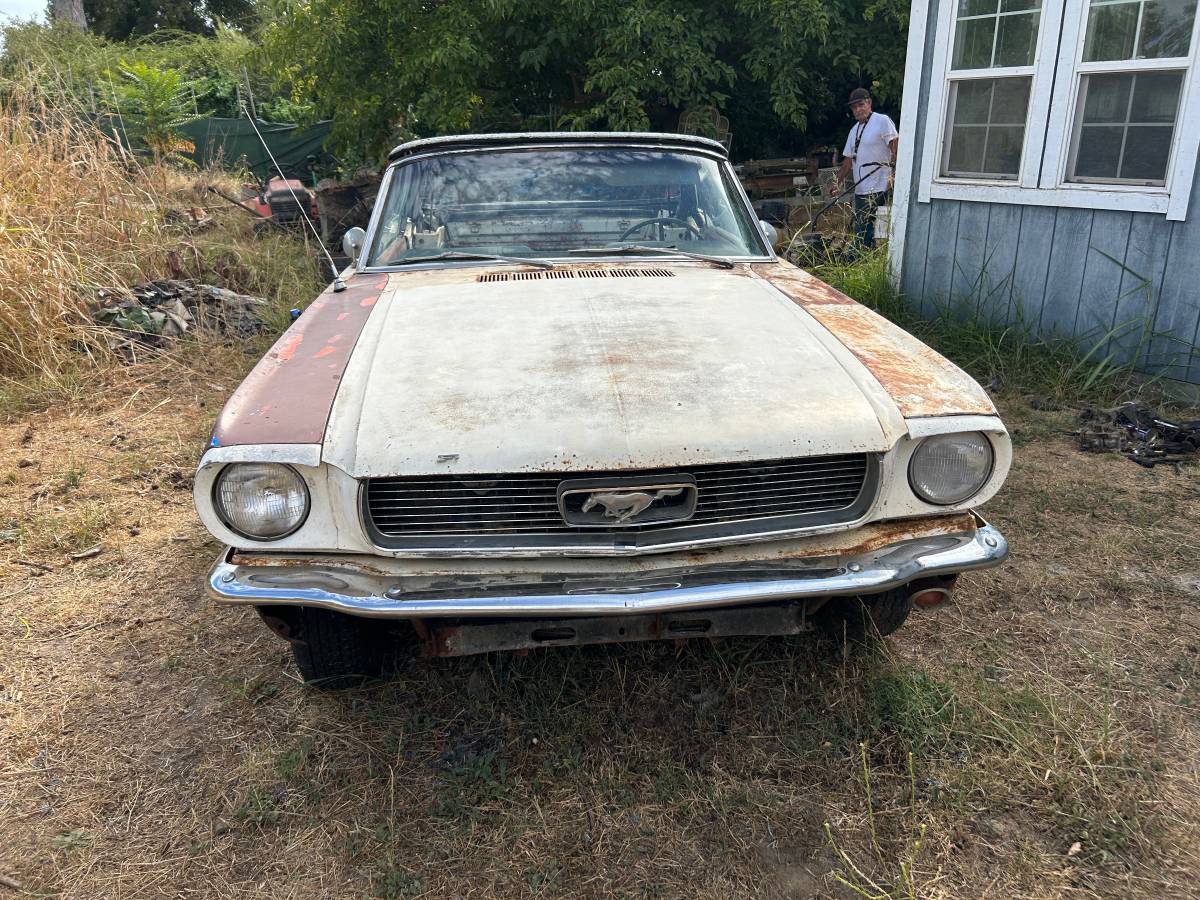 Ford-mustang-1966-white-1