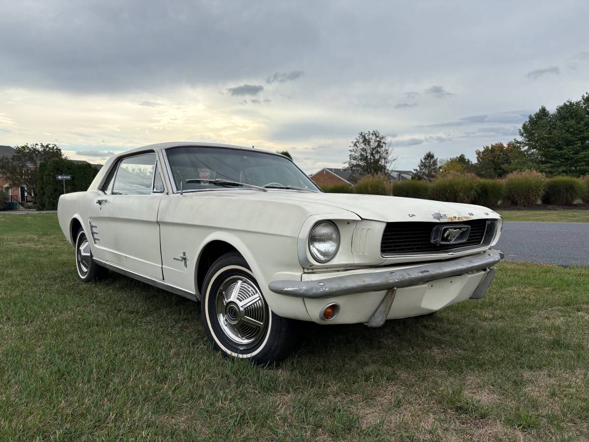 Ford-mustang-1966-white-14