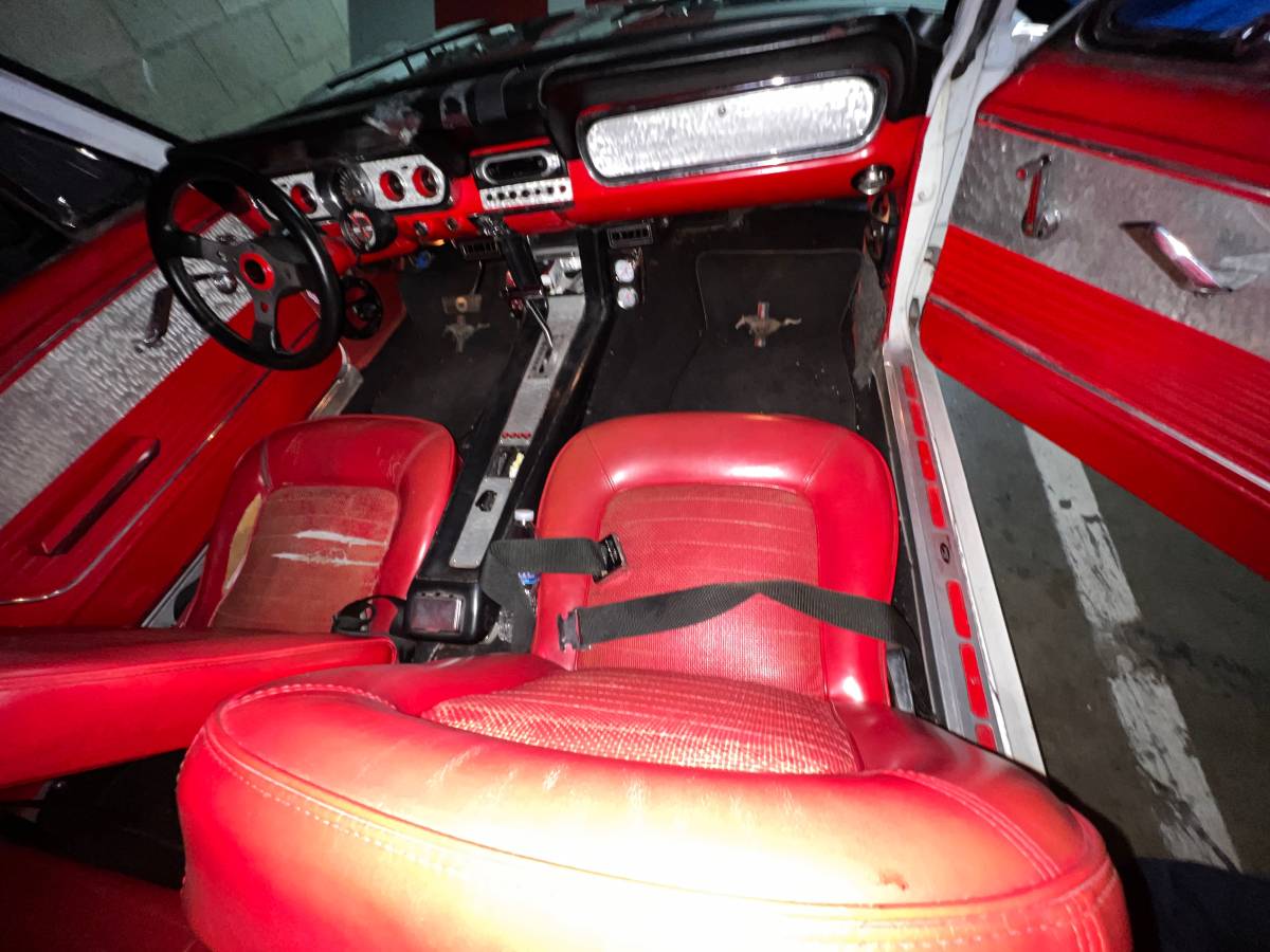 Ford-mustang-1966-white-16