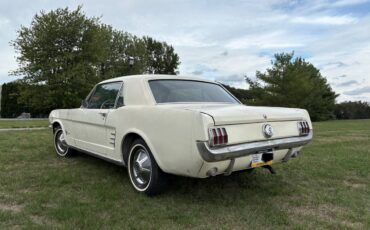 Ford-mustang-1966-white-2