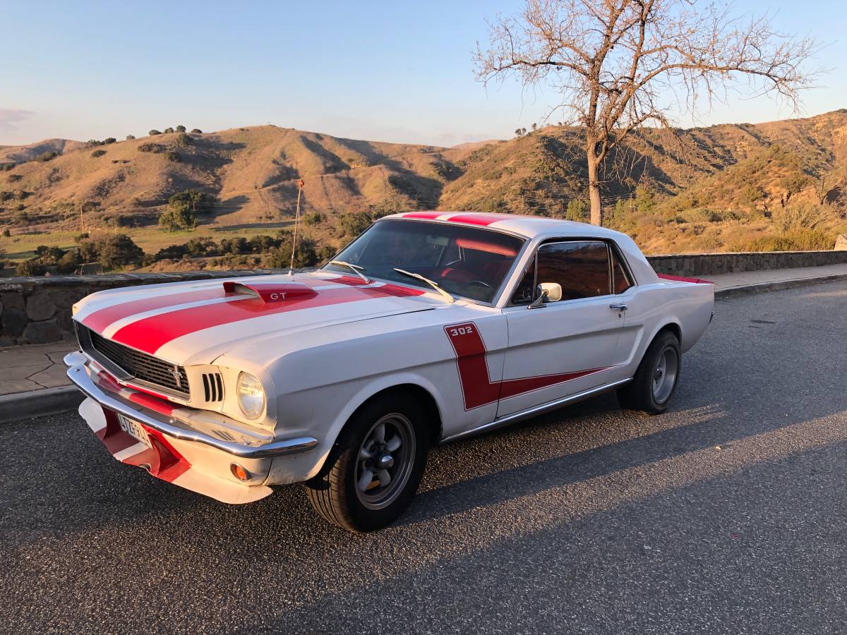 Ford-mustang-1966-white-2
