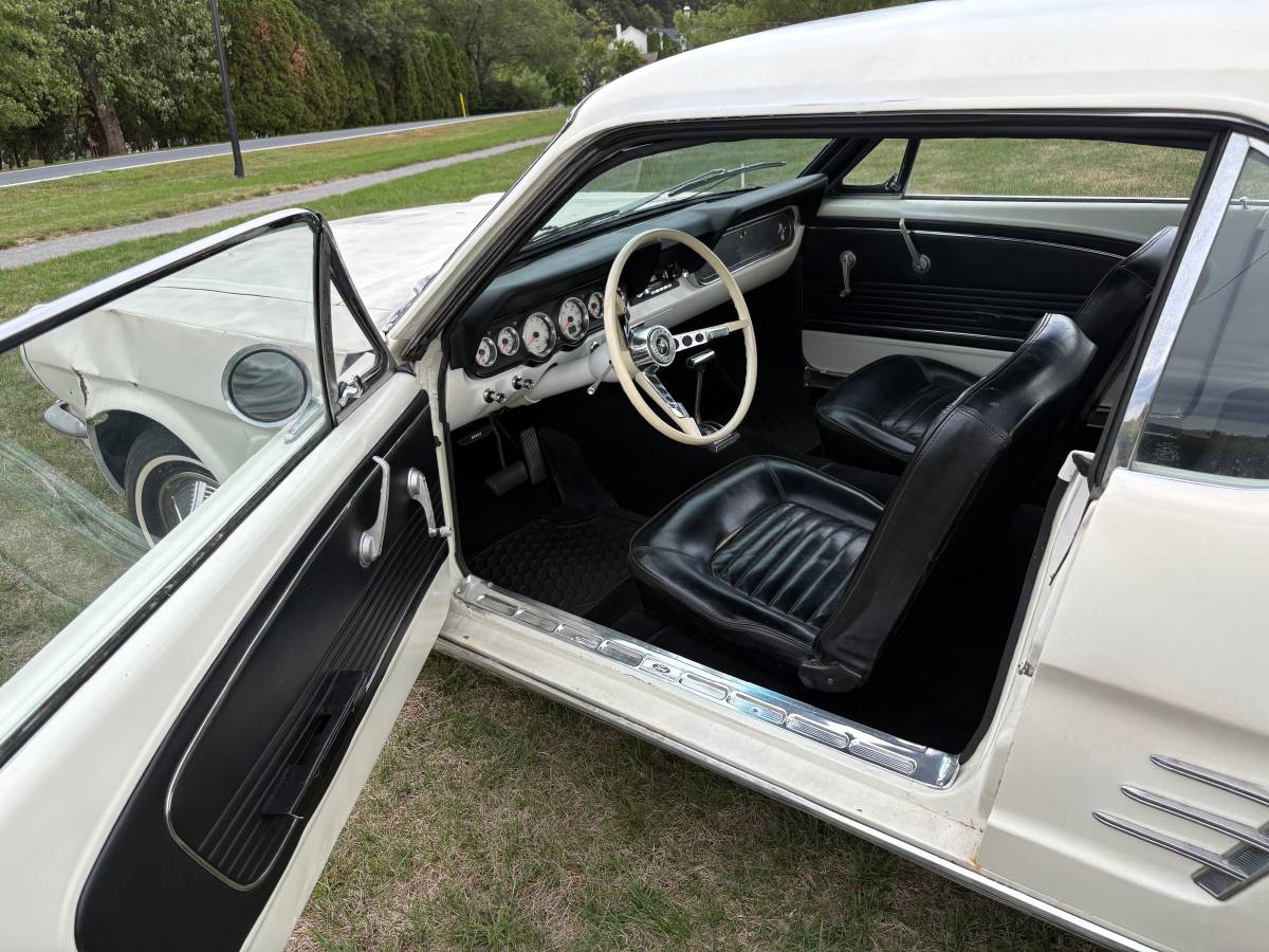 Ford-mustang-1966-white-5