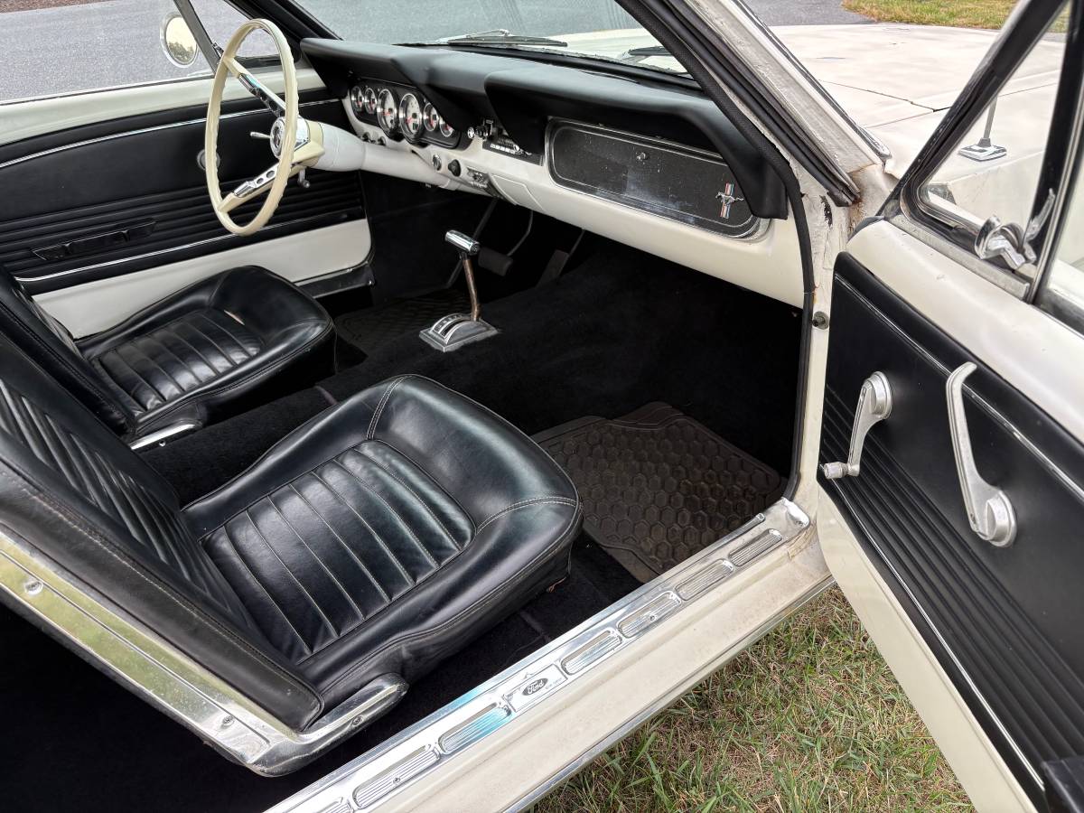 Ford-mustang-1966-white-9