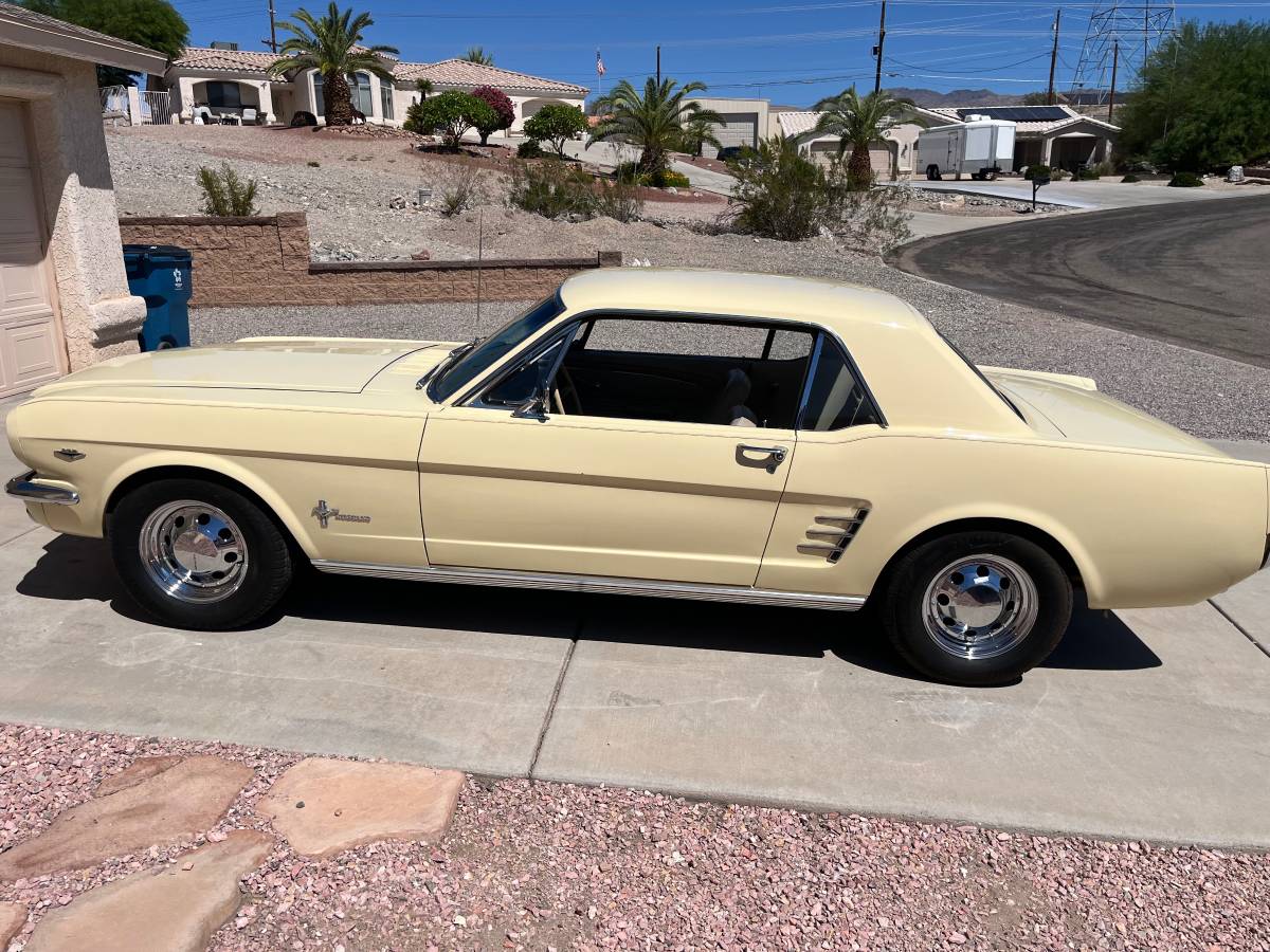 Ford-mustang-1966-yellow-1