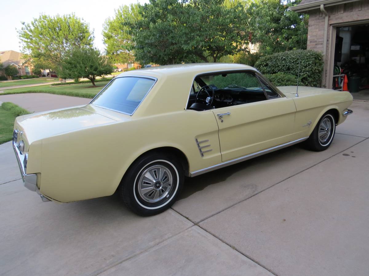 Ford-mustang-1966-yellow-3