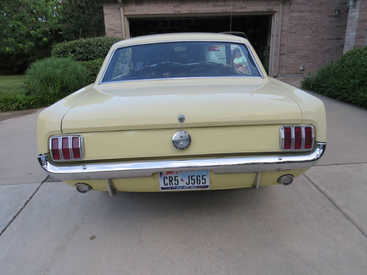 Ford-mustang-1966-yellow-4