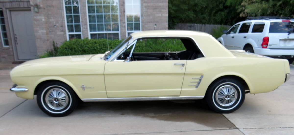 Ford-mustang-1966-yellow-7