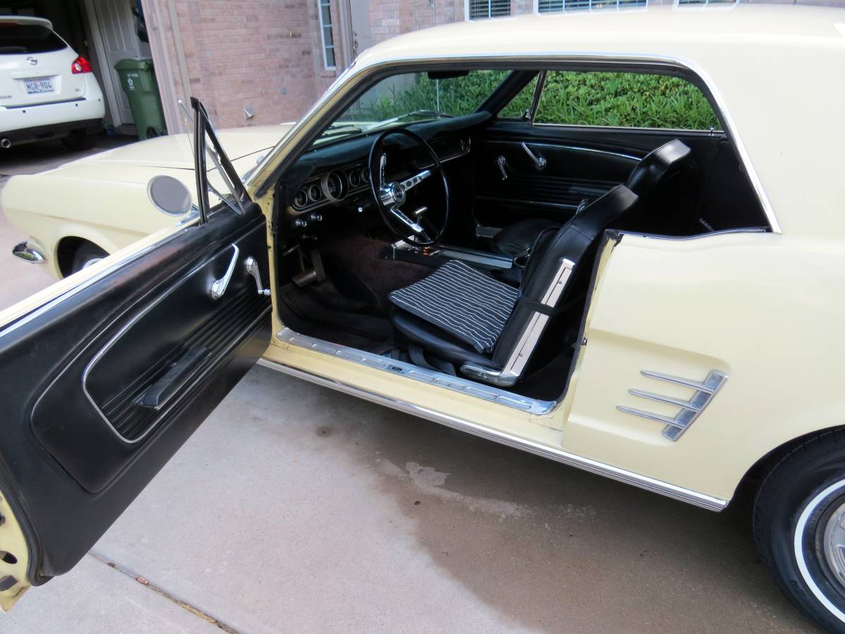 Ford-mustang-1966-yellow-8