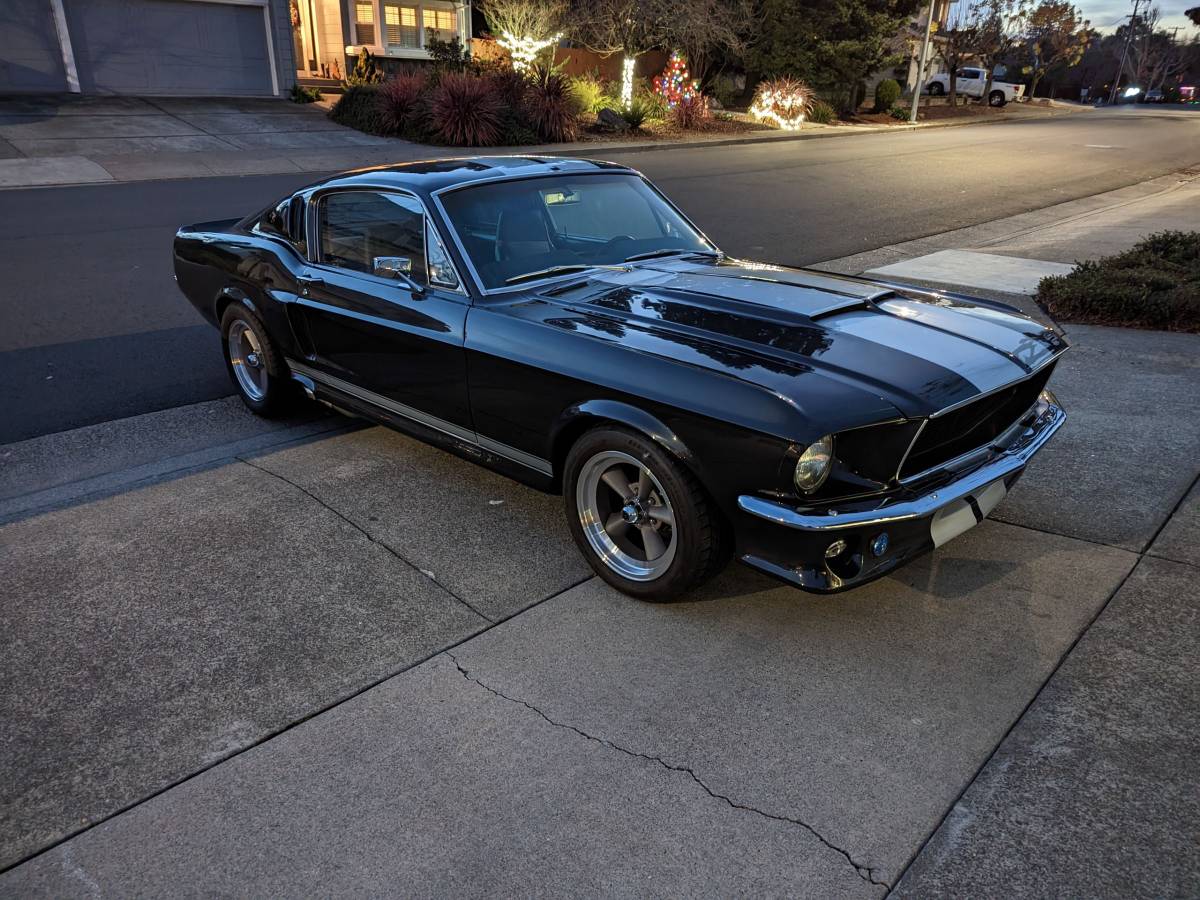 Ford-mustang-1967-grey
