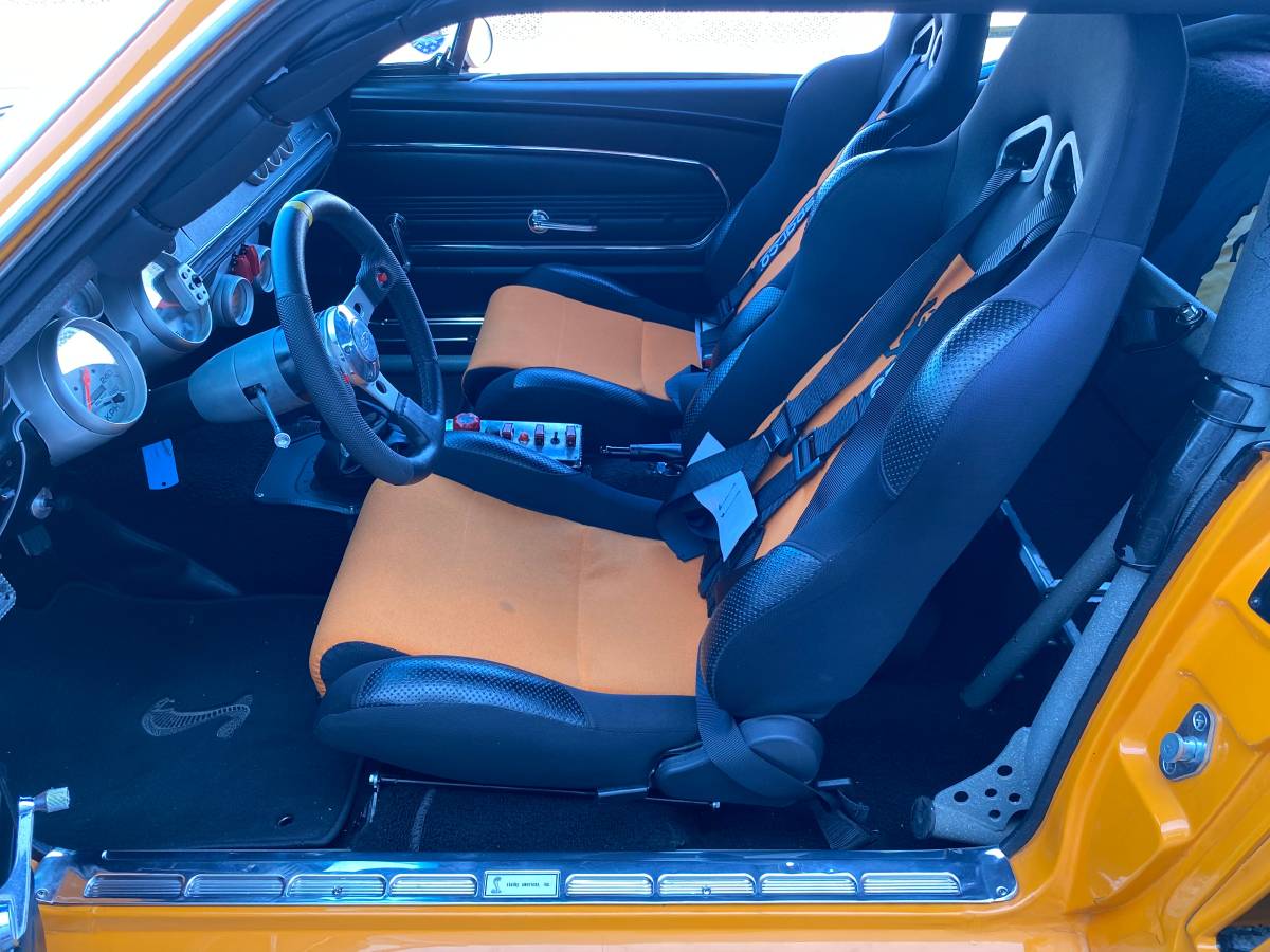 Ford-mustang-1967-orange-11