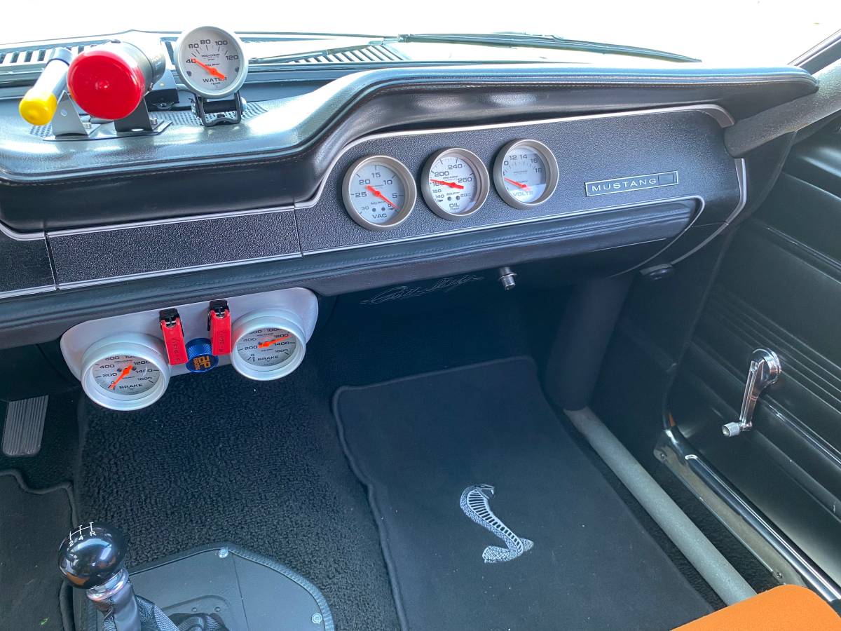 Ford-mustang-1967-orange-12