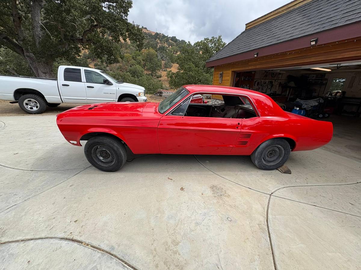 Ford-mustang-1967-red-2