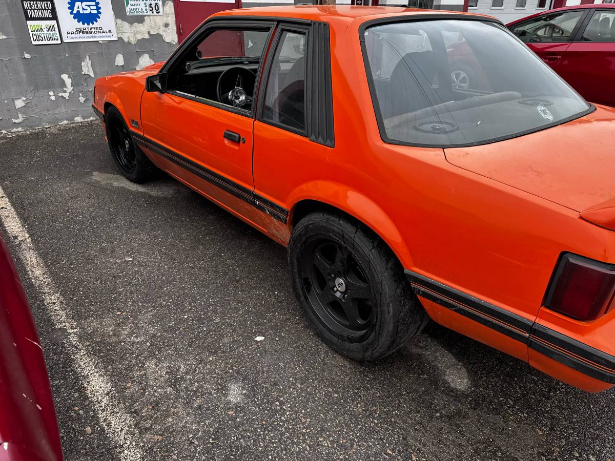 Ford-mustang-1979-orange