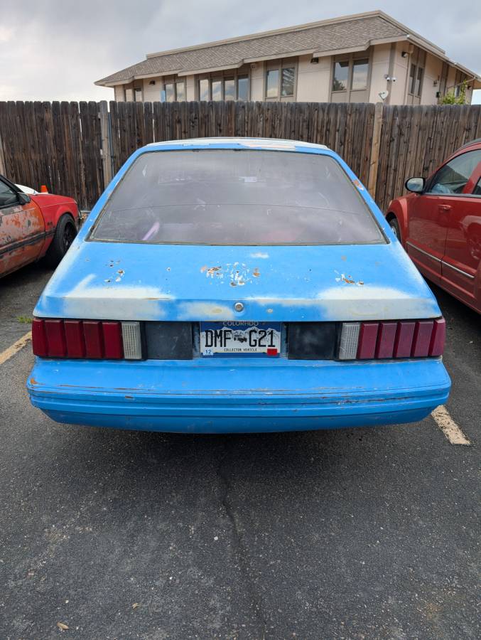 Ford-mustang-1981-white-2
