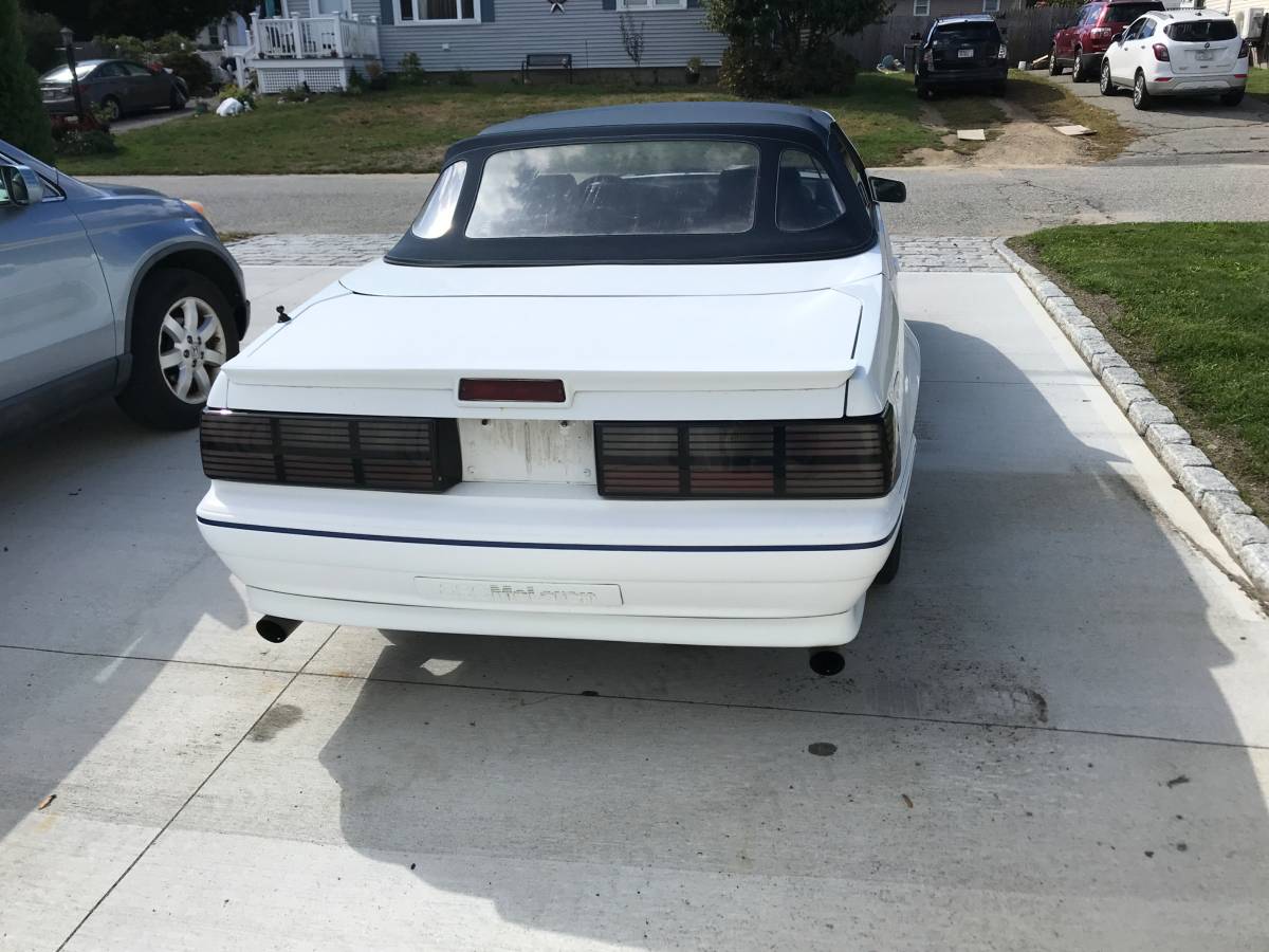 Ford-mustang-1987-white-7
