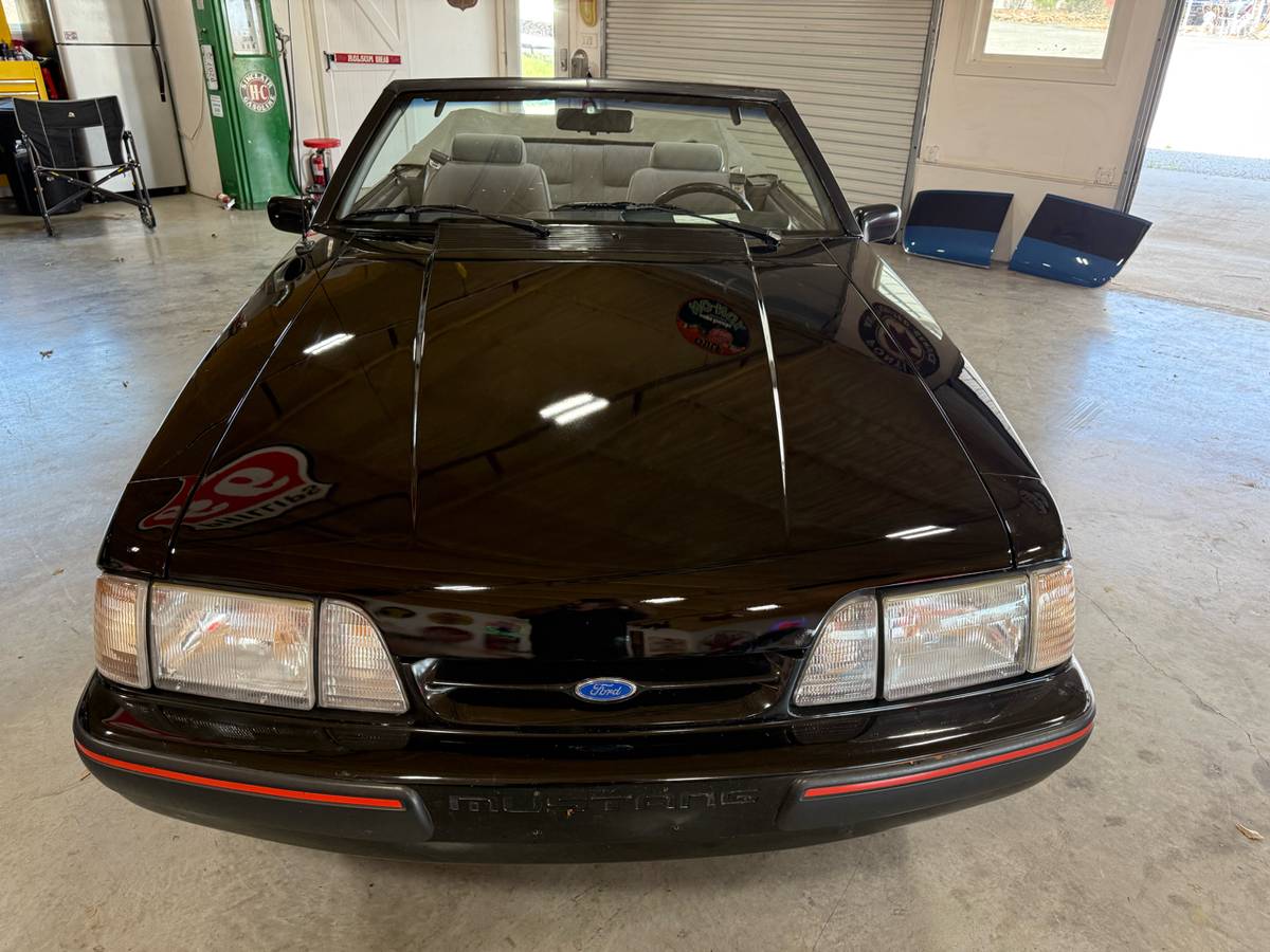 Ford-mustang-1988-black-6
