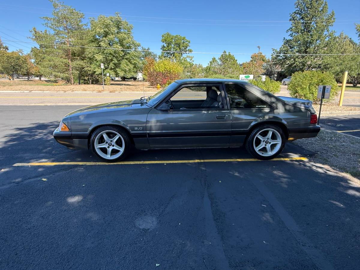 Ford-mustang-1989