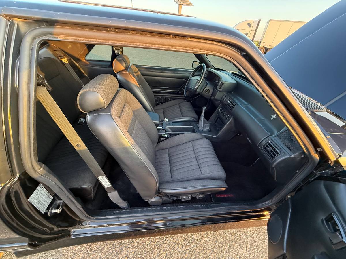 Ford-mustang-cobra-1993-18