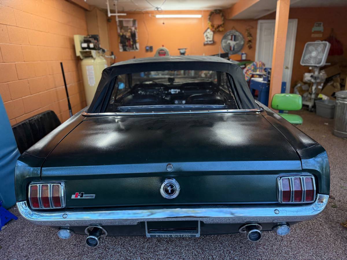 Ford-mustang-convertible-1965-green-16