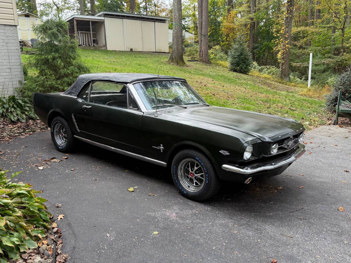 Ford-mustang-convertible-1965-green-2