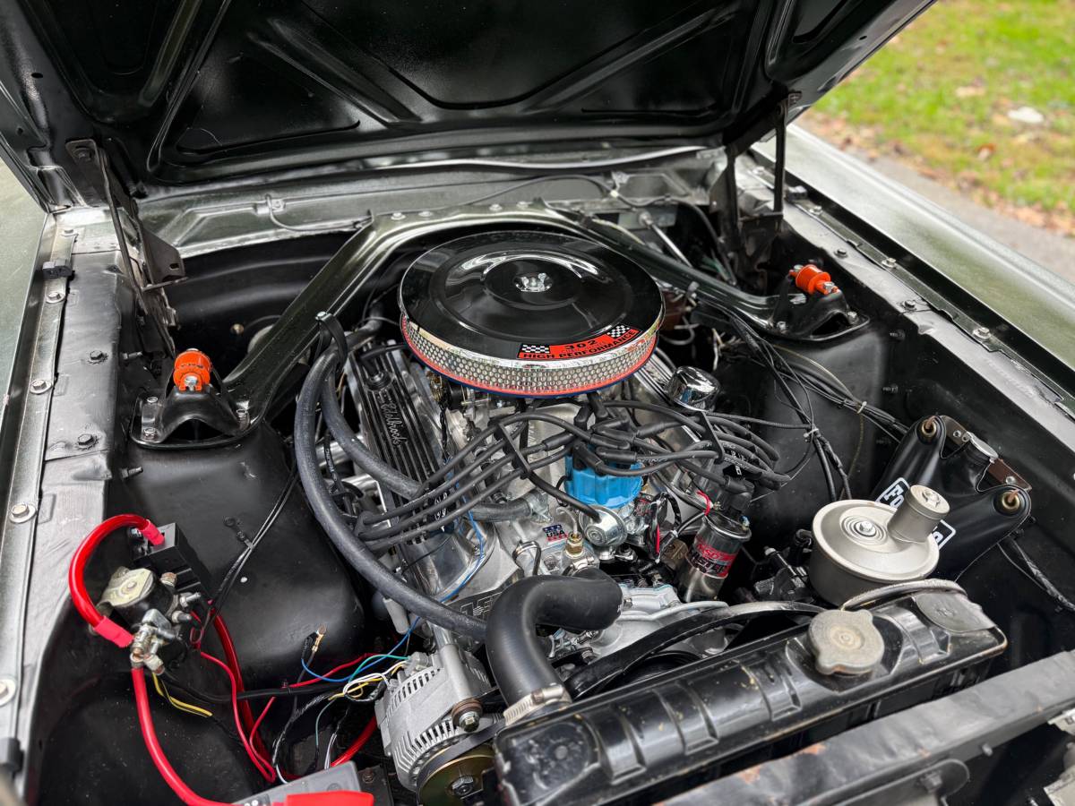 Ford-mustang-convertible-1965-green-7