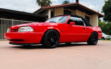 Ford-mustang-convertible-1982-1