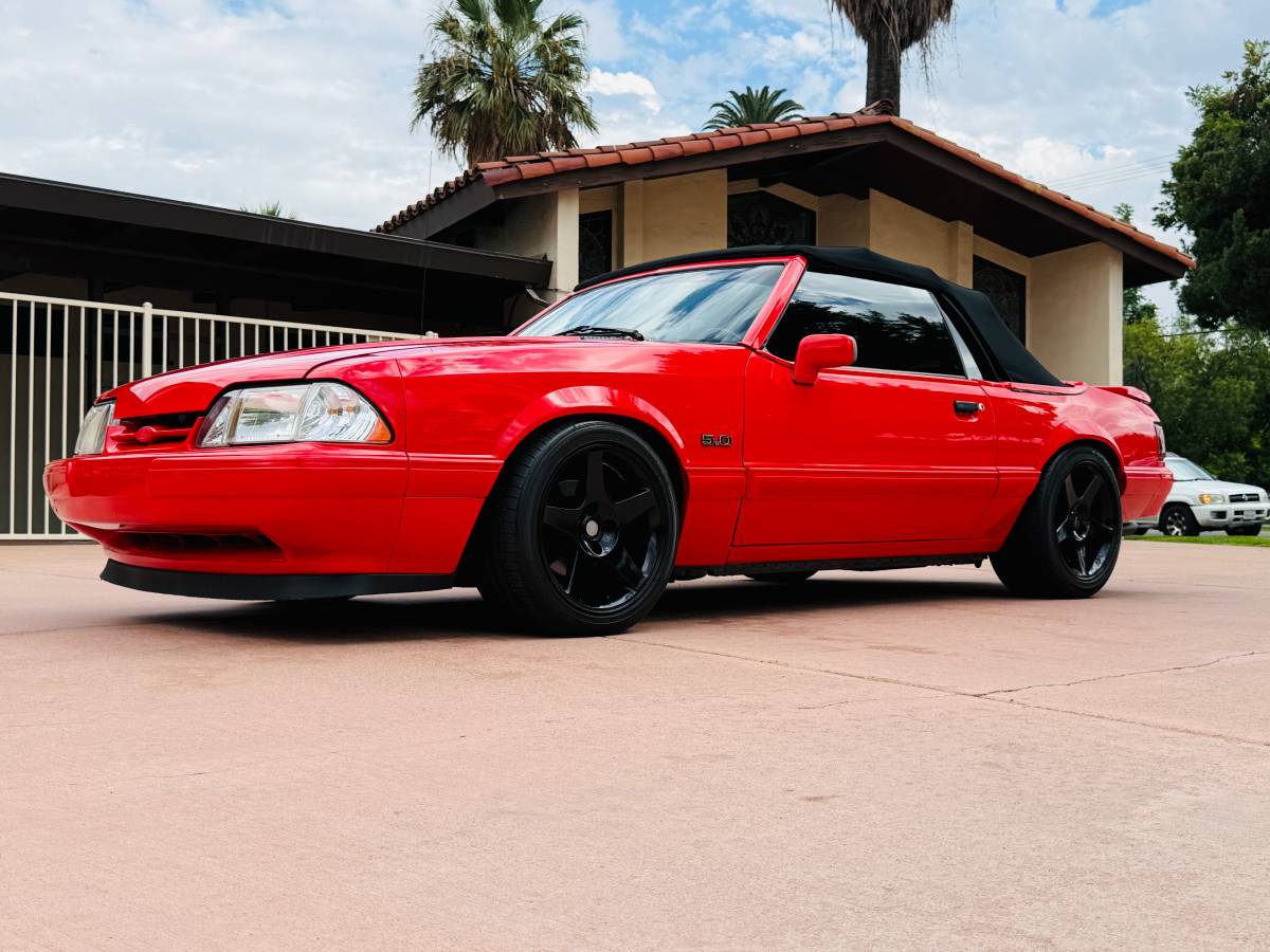 Ford-mustang-convertible-1982-1