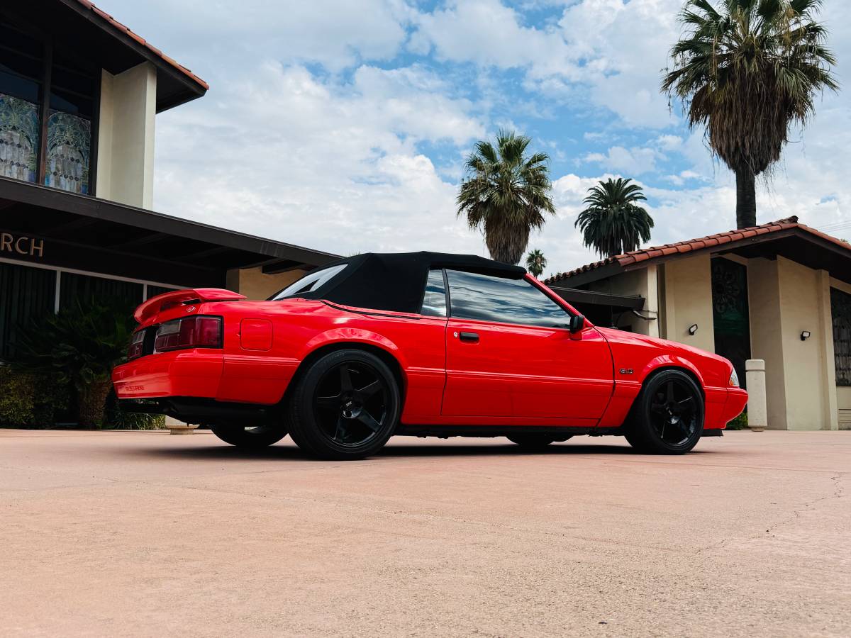 Ford-mustang-convertible-1982-10