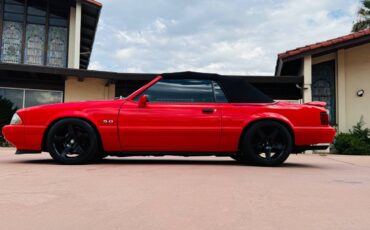 Ford-mustang-convertible-1982-2