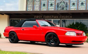 Ford-mustang-convertible-1982