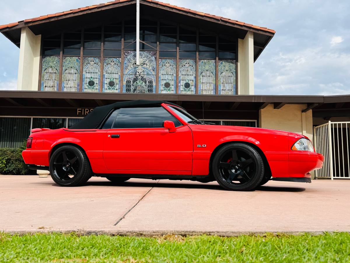 Ford-mustang-convertible-1982-8