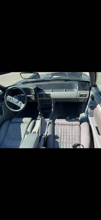 Ford-mustang-convertible-1988-blue-4