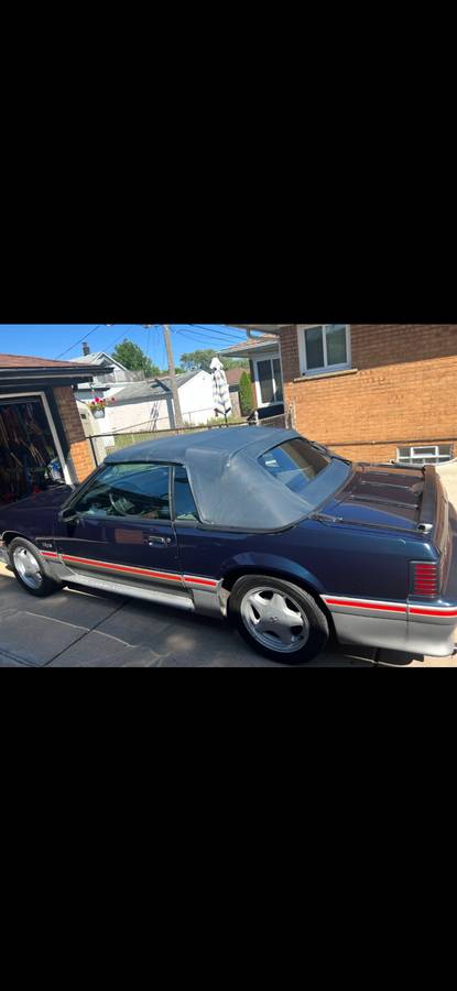 Ford-mustang-convertible-1988-blue
