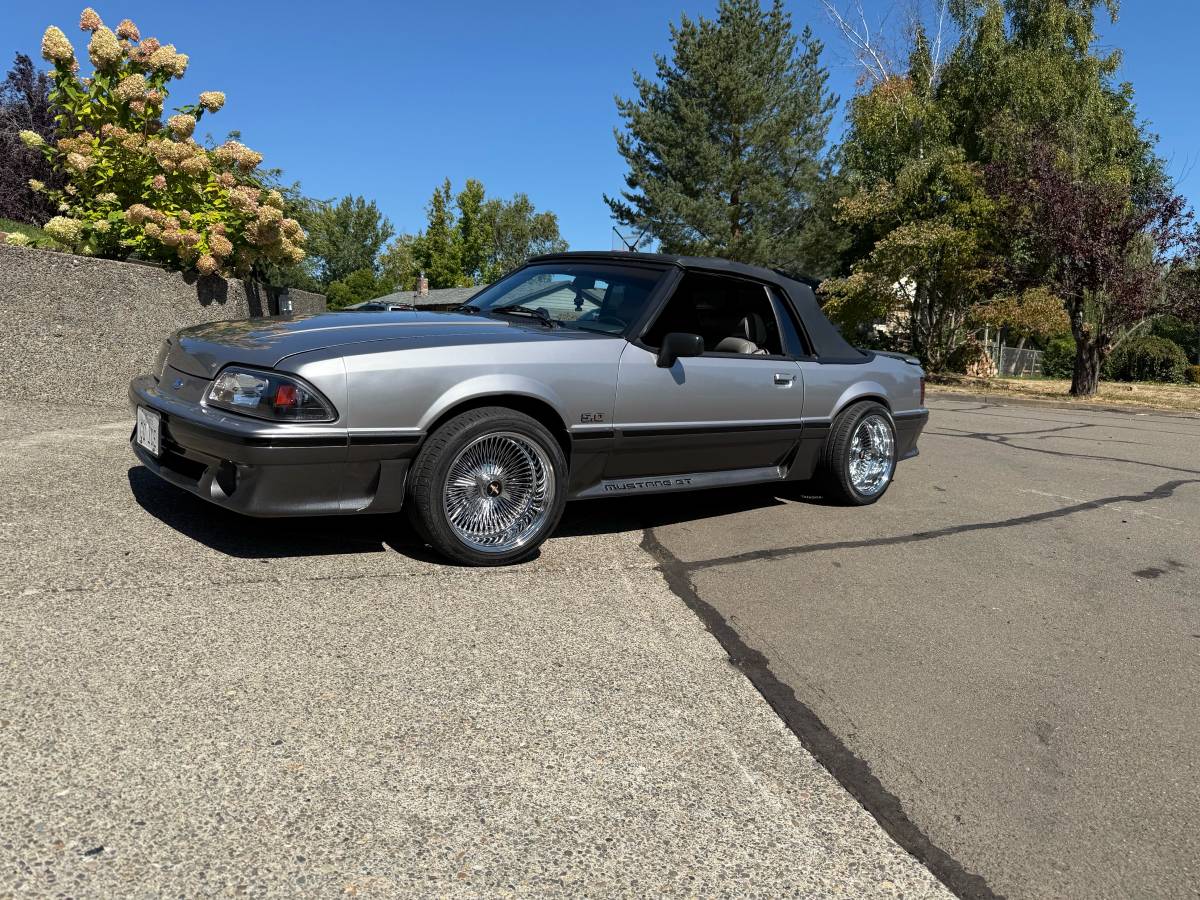 Ford-mustang-convertible-1989-custom-19
