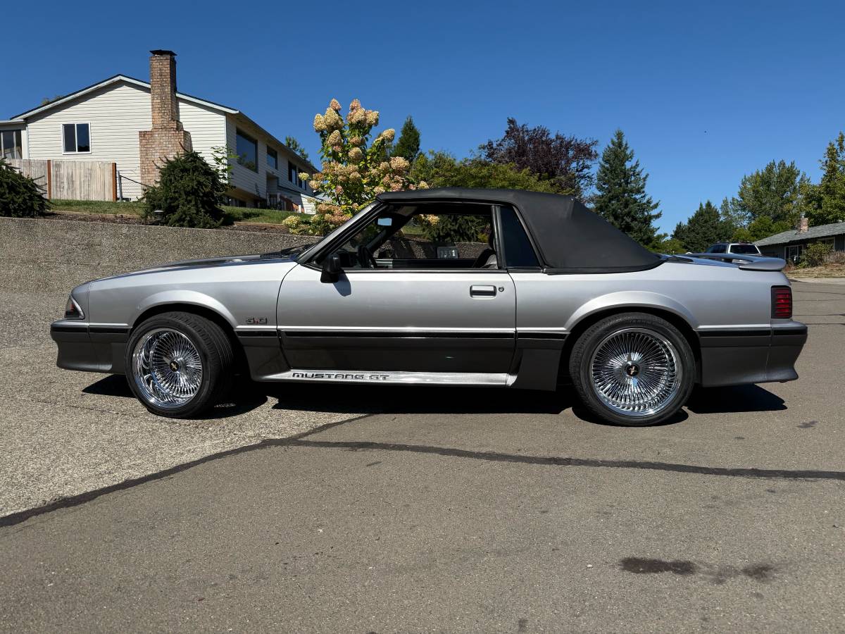 Ford-mustang-convertible-1989-custom-9
