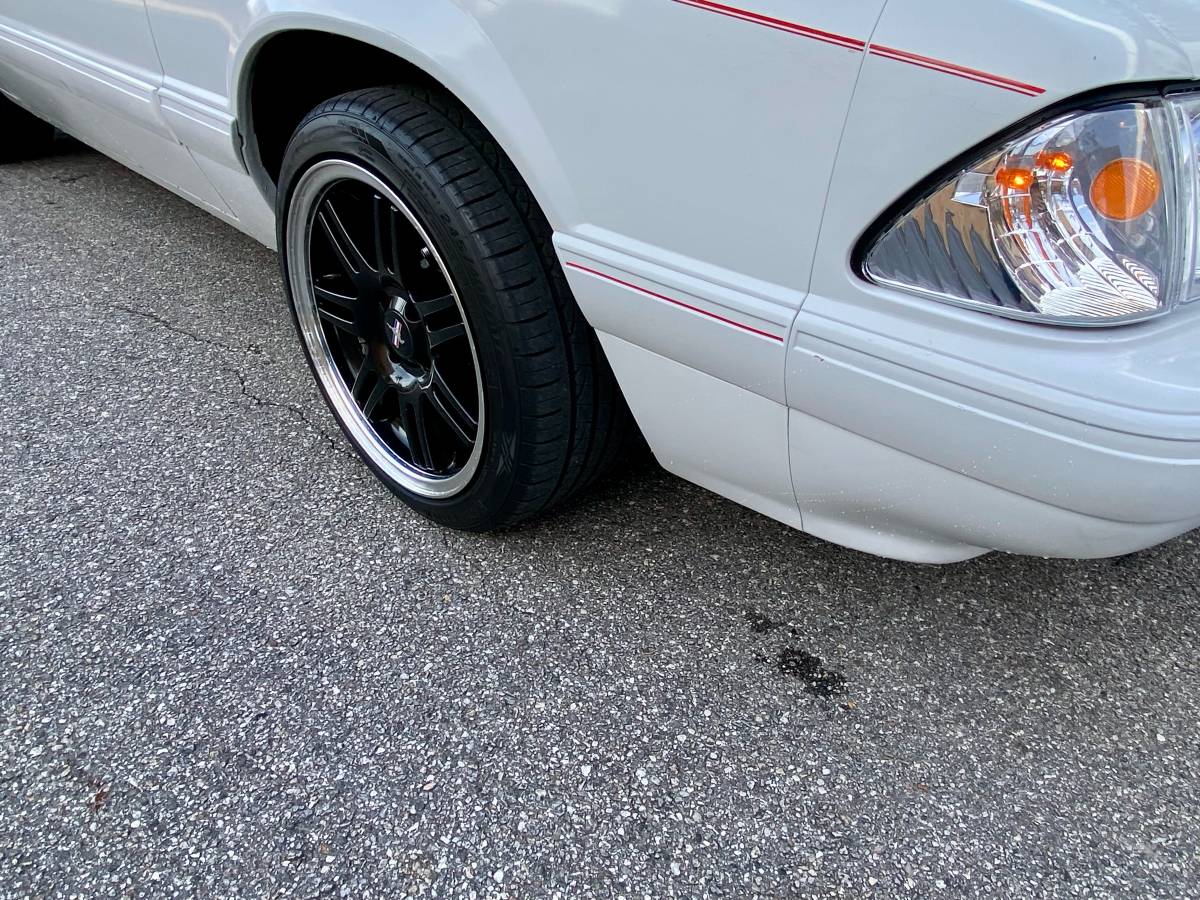 Ford-mustang-convertible-1992-white-12