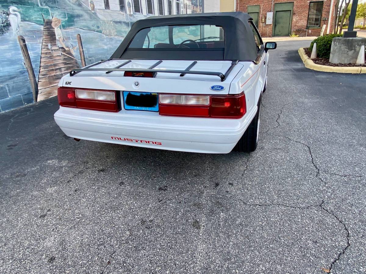 Ford-mustang-convertible-1992-white-4