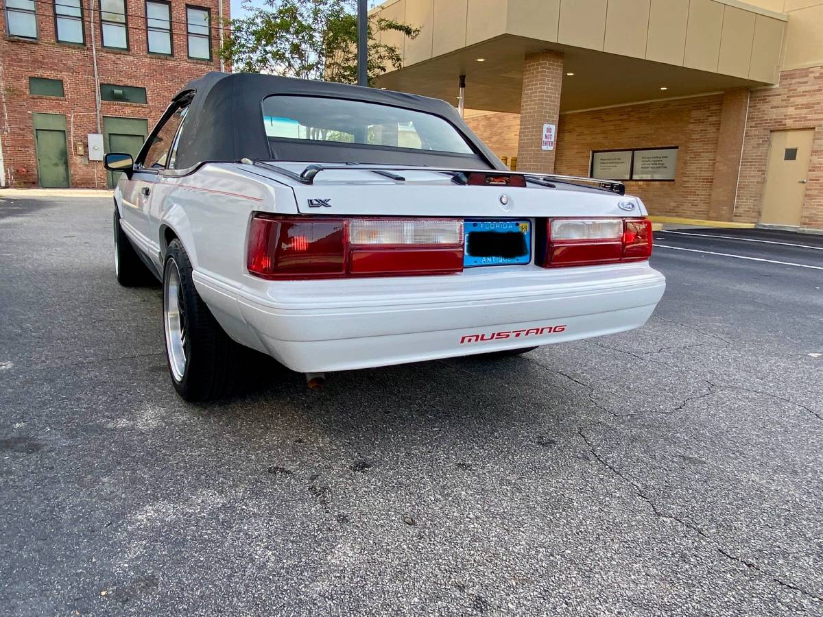 Ford-mustang-convertible-1992-white-7