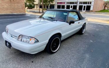 Ford-mustang-convertible-1992-white-9