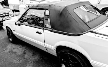 Ford-mustang-convertible-1993-white-3